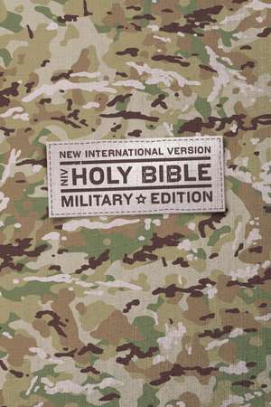 NIV, Holy Bible, Military Edition, Compact, Paperback, Military Camo, Comfort Print de Zondervan