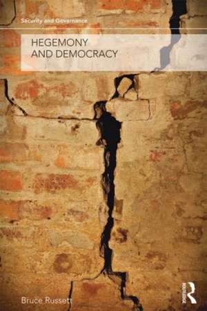 Hegemony and Democracy de Bruce Russett