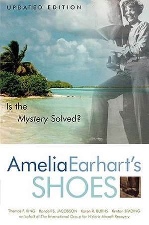 Amelia Earhart's Shoes de Karen Ramey Burns