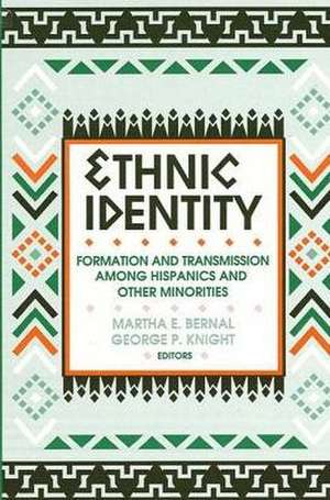 Ethnic Identity: Formation and Transmission Among Hispanics and Other Minorities de Martha E. Bernal