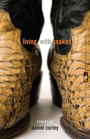 Living with Snakes de Daniel Curley