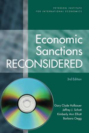 Economic Sanctions Reconsidered – [Softcover with CD–ROM] de Gary Clyde Hufbauer