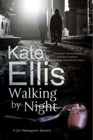 Walking by Night de Kate Ellis