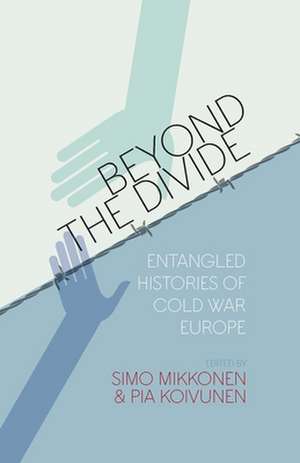 Beyond the Divide de Pia Koivunen