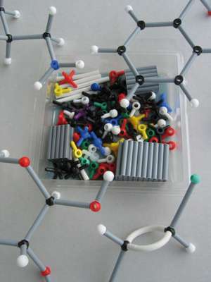 ORBIT Molek&uuml;lbaukasten Chemie: Basis–Set mit 160 Teilen und farbigem Booklet de Wiley–VCH