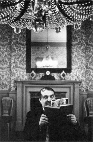 Zero Mostel Reads a Book de Robert Frank