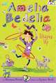 Amelia Bedelia Chapter Book #5: Amelia Bedelia Shapes Up