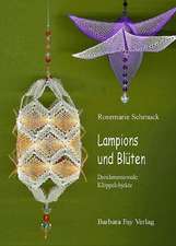 Lampions und Blüten